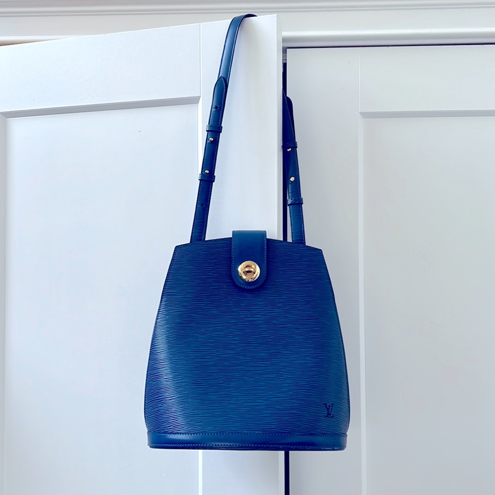 Louis Vuitton Epi Cluny Shoulder Bag EUC